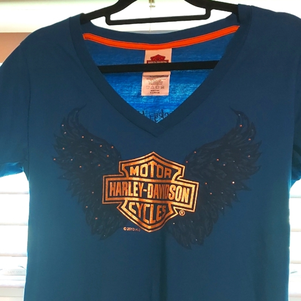 Ladies Harley Davidson Tee. Size XL, Blue